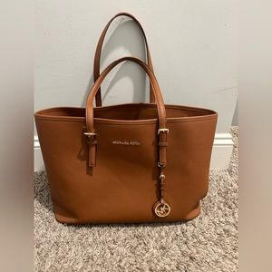 Michael Kors Jet Set Large Tote